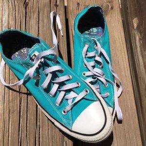 Teal converse Size 9
